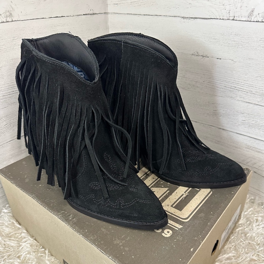 Dingo Tangles Snip Toe Pull On Ankle Bootie 3” Heel Women’s Size 8 NWT